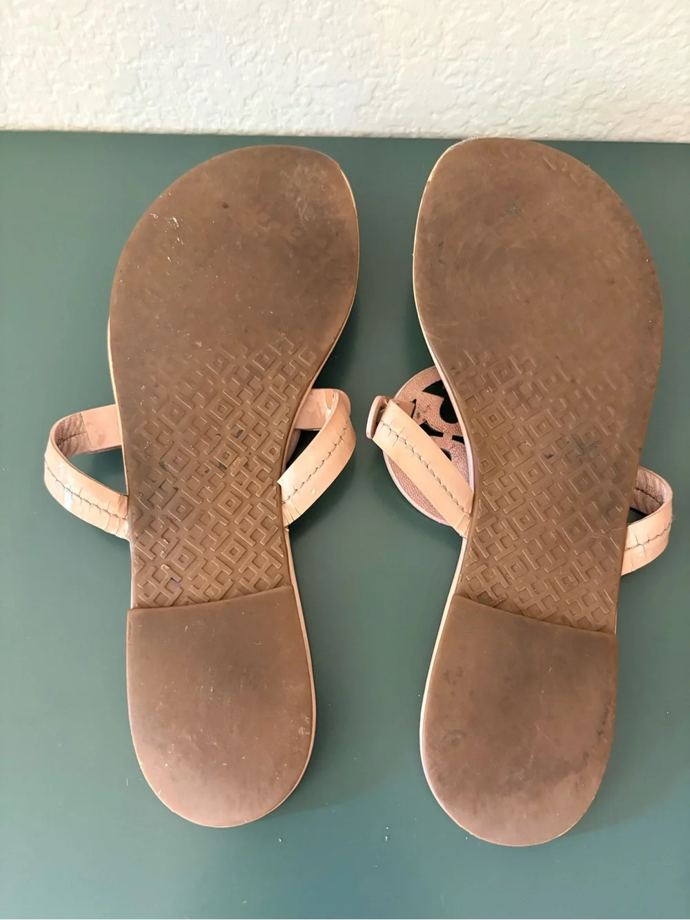 Tory Burch patent leather miller sandals, women’s 8